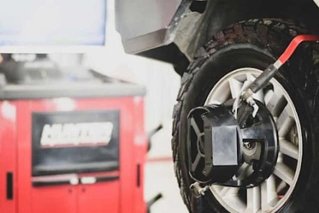 2 wheel vs 4 wheel alignment